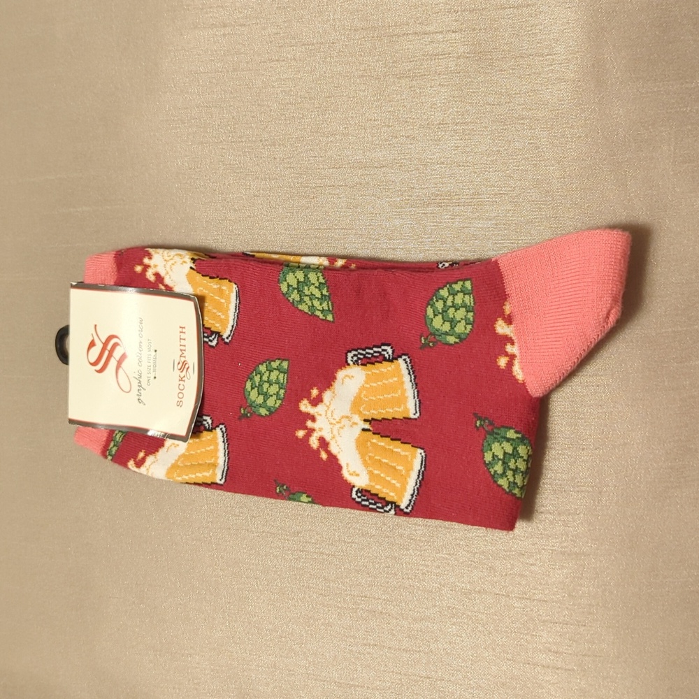 Beer socks with hops and steins, women's size 9-11